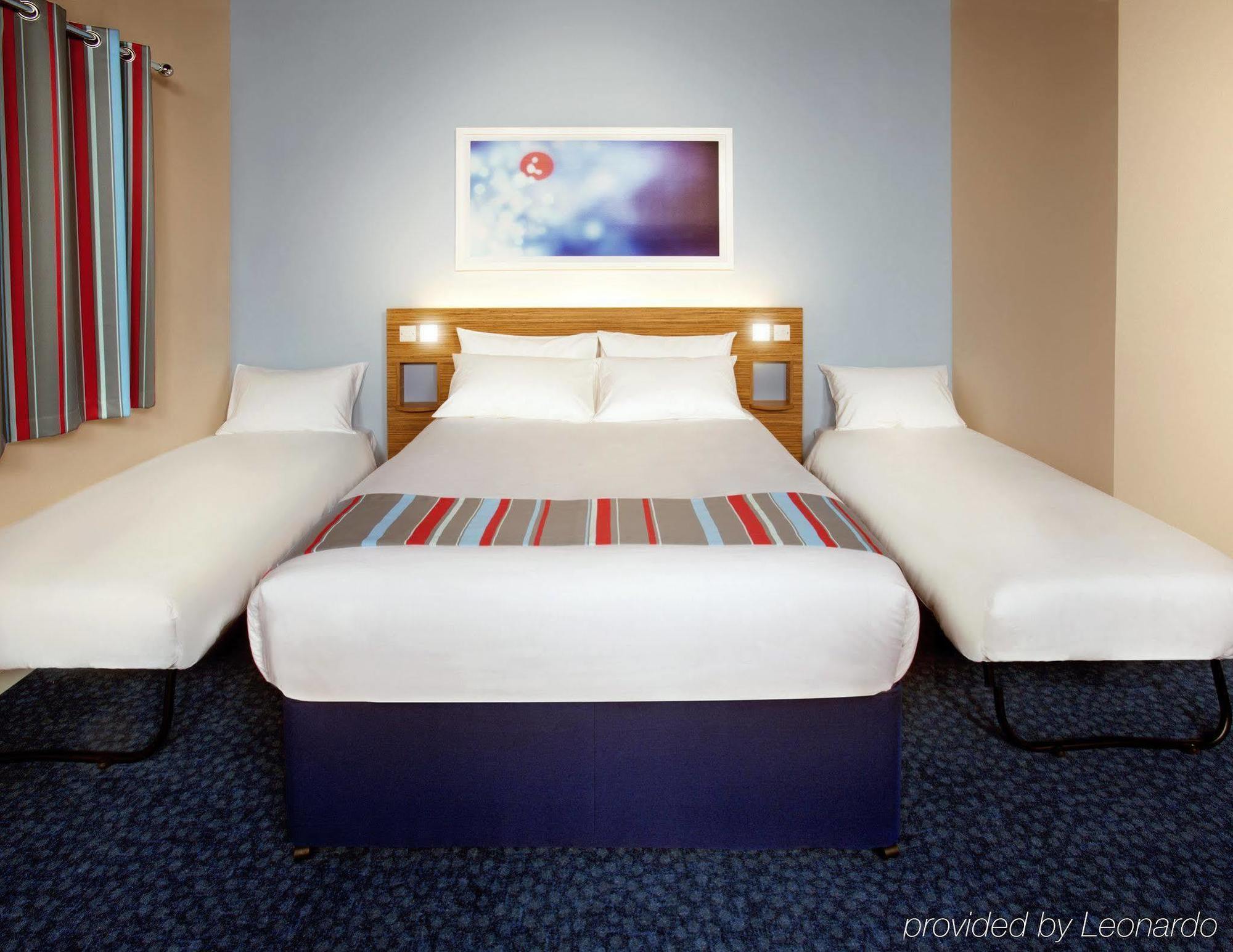 Travelodge Aberdeen Airport Eksteriør bilde